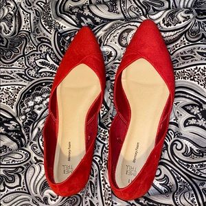 Red pointed toe dress shoes